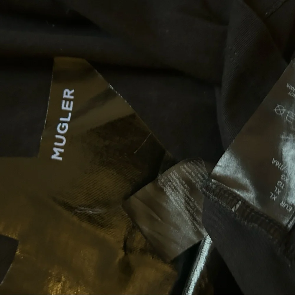 Mugler Black Graphic Short Sleeve Tee - Picture 3 of 3